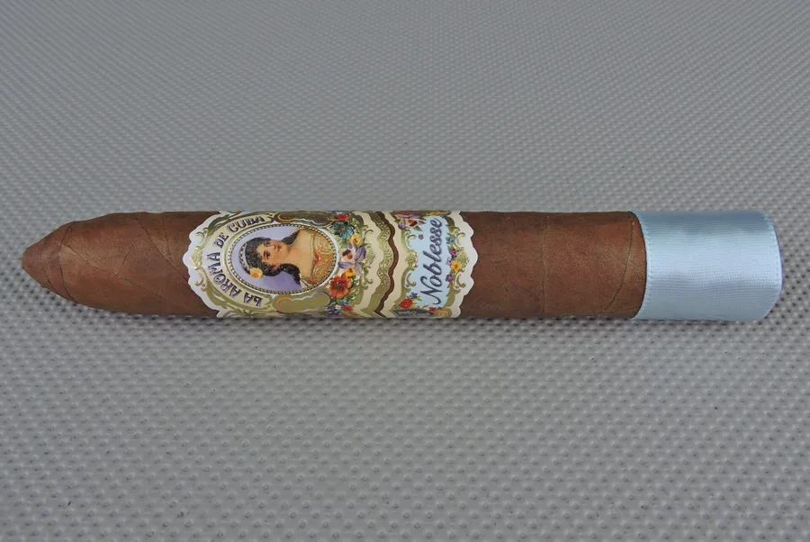 Ashton Agile Cigar Review: La Aroma de Cuba Noblesse Viceroy