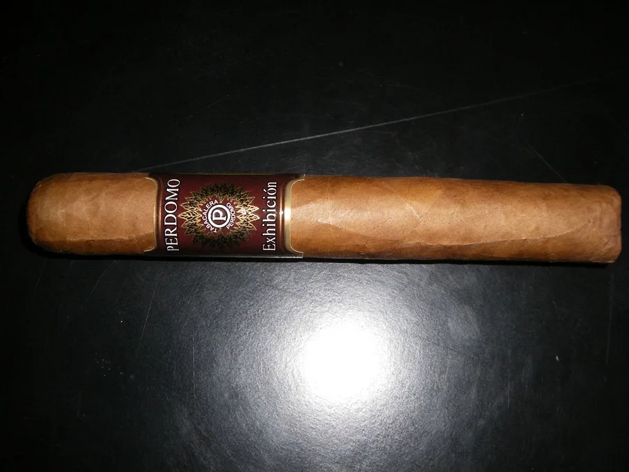 Perdomo Exhibición Exhibit Sun Grown