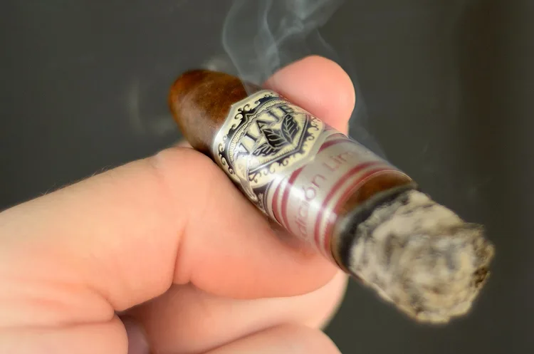 Viaje Exclusivo Double Edged Sword