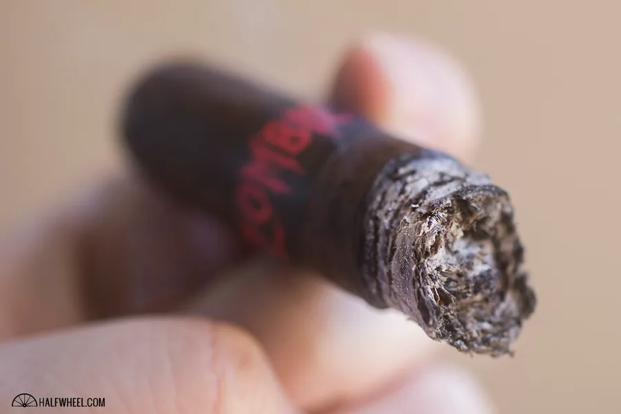 Viaje Zombie Red (2016)