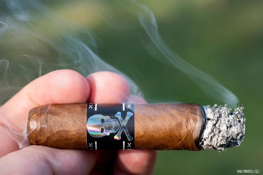 Viaje Skull and Bones Daisy Cutter (2020)