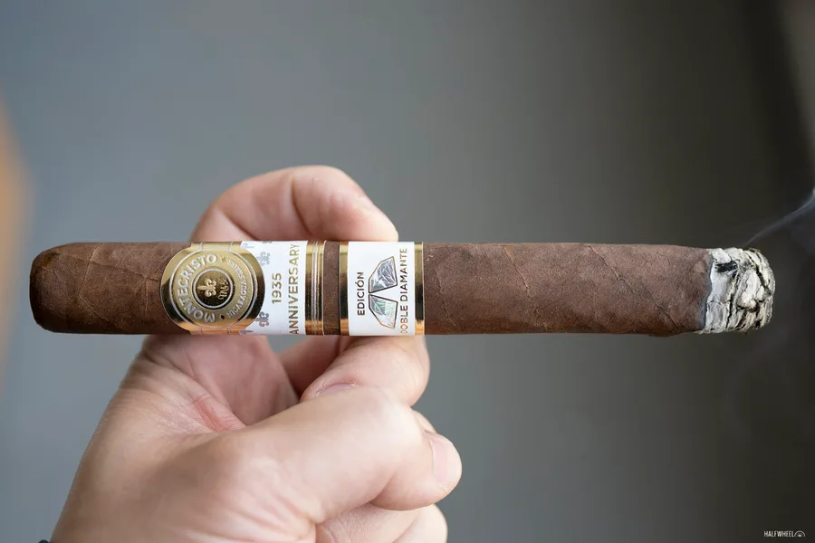 Montecristo 1935 Anniversary Edición Doble Diamante