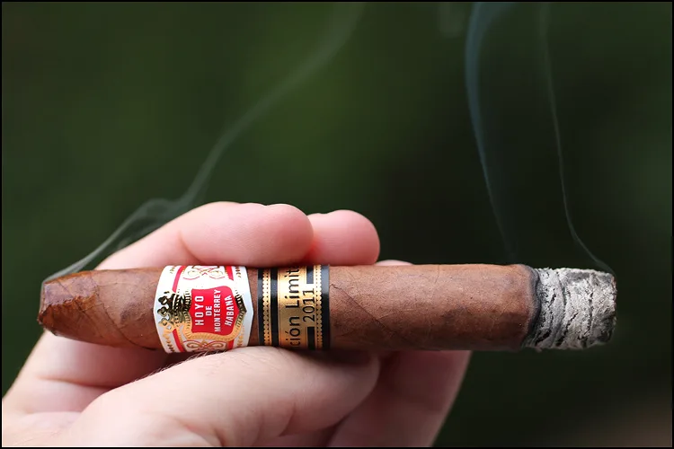Hoyo de Monterrey Short Hoyo Pirámides Edición Limitada 2011