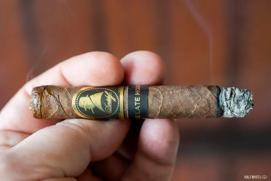 Davidoff Winston Churchill The Late Hour Petit Panetela (2024)