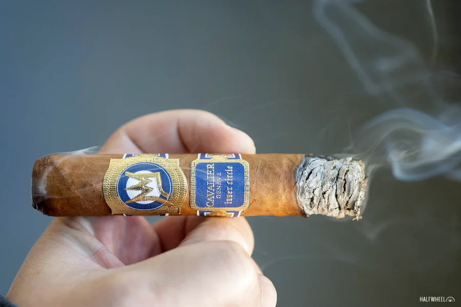 Inner Circle by Cavalier Genève Petit Robusto