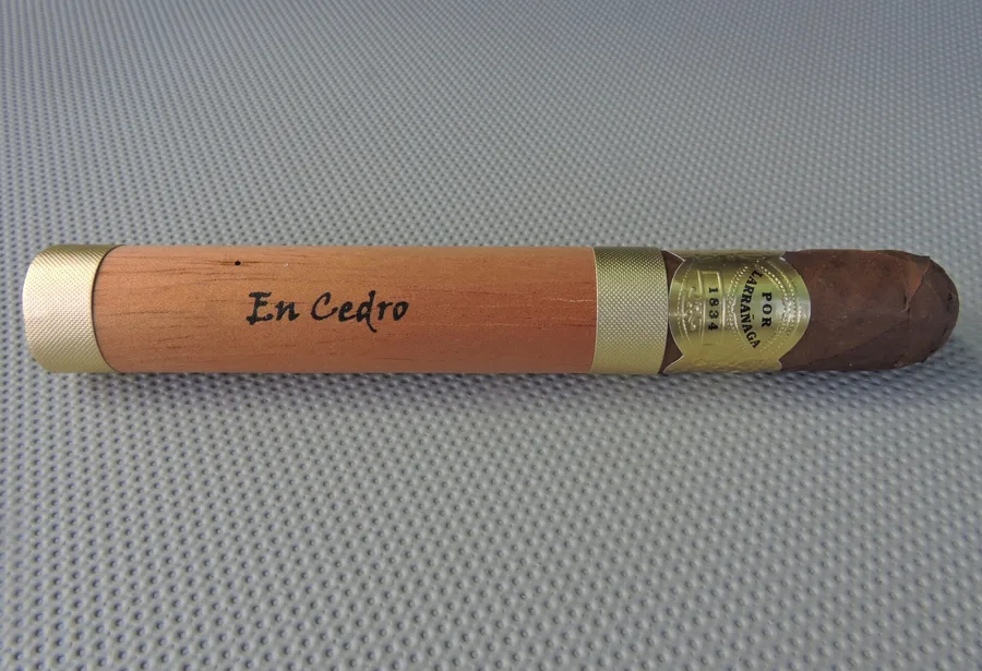 Altadis USA Por Larrañaga TAA En Cedro