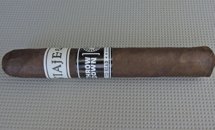 Viaje Throw Down Fed Head