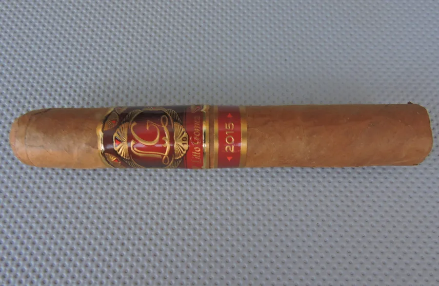 La Flor Dominicana Litto Gomez Diez LG 2015