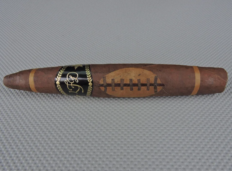La Flor Dominicana Special Football Edition 2016