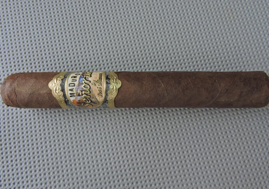 José Blanco Las Cumbres Tabaco Señorial Maduro Natural