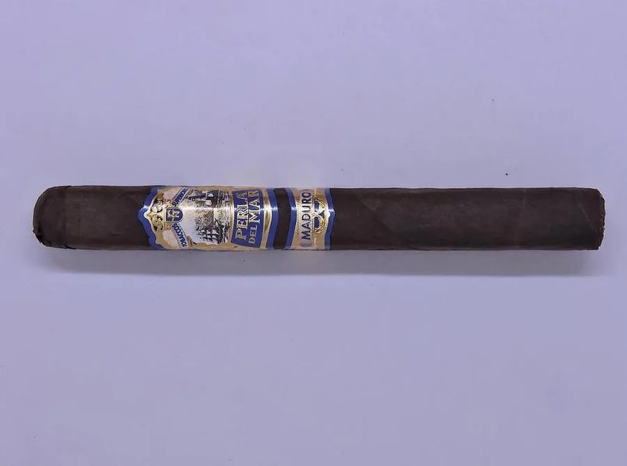 J.C. Newman Perla Del Mar Maduro L