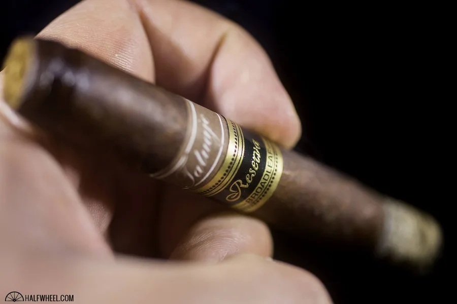 Tatuaje Especiales Reserva Broadleaf
