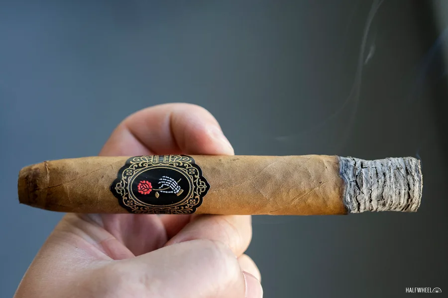 La Madrina Shade Belicoso