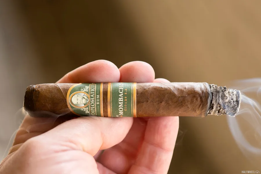 Diplomático by Mombacho Cigars Robusto