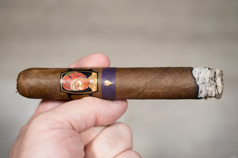 Long Live The Queen Forbidden Fruit Oscuro