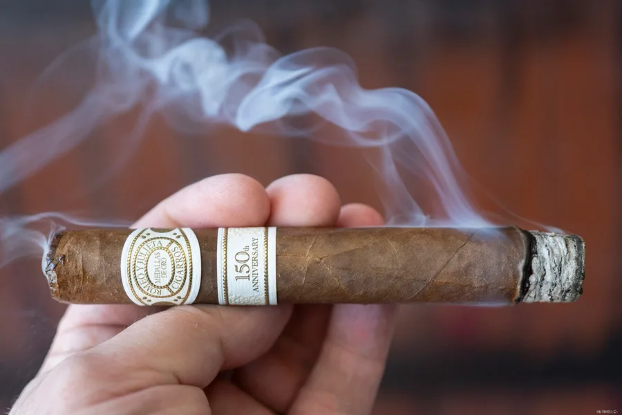 Romeo y Julieta 150th Anniversary Balconet
