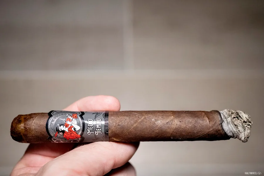 La Gloria Cubana Medio Tiempo Toro