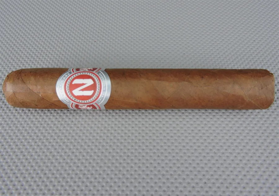 Nicoya Robusto Medio