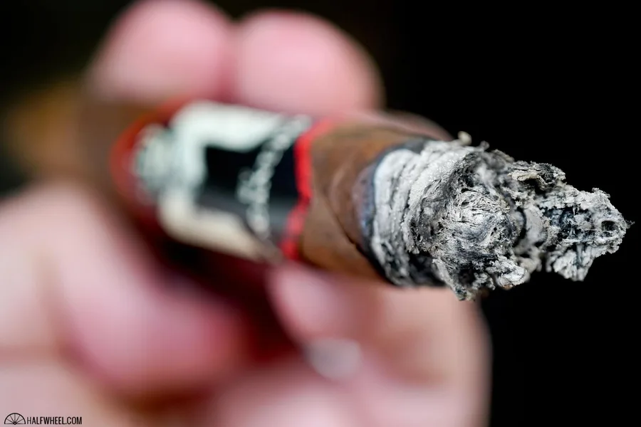 M by Macanudo Toro