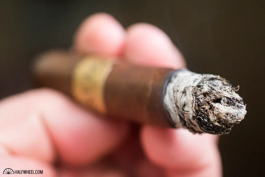 SOBREMESA Short Churchill