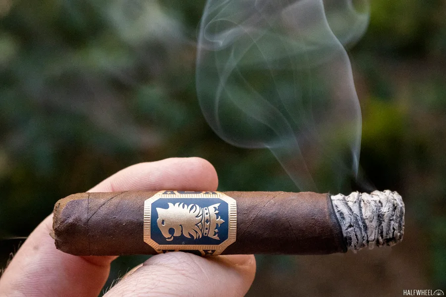 Drew Estate Maduro Corona Pequeña