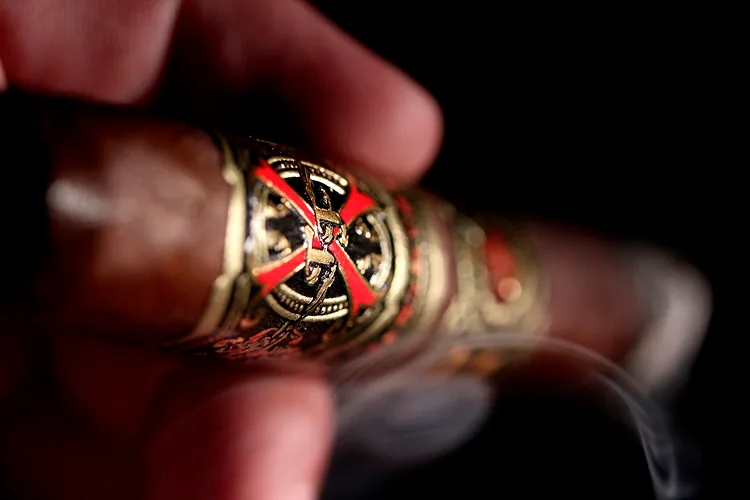Arturo Fuente Fuente OpusX ForbiddenX 13 God’s Whisper 1924