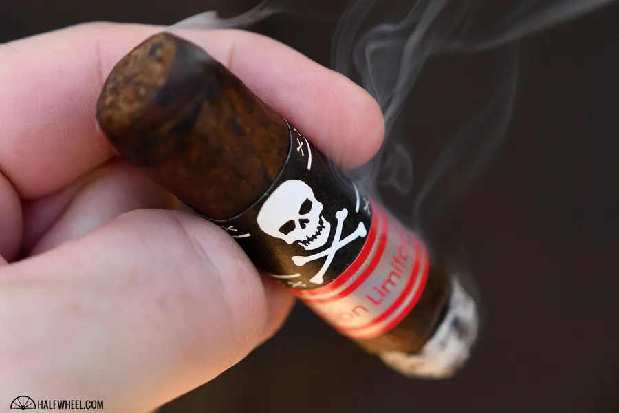 Viaje Skull and Bones Daisy Cutter Edición Limitada