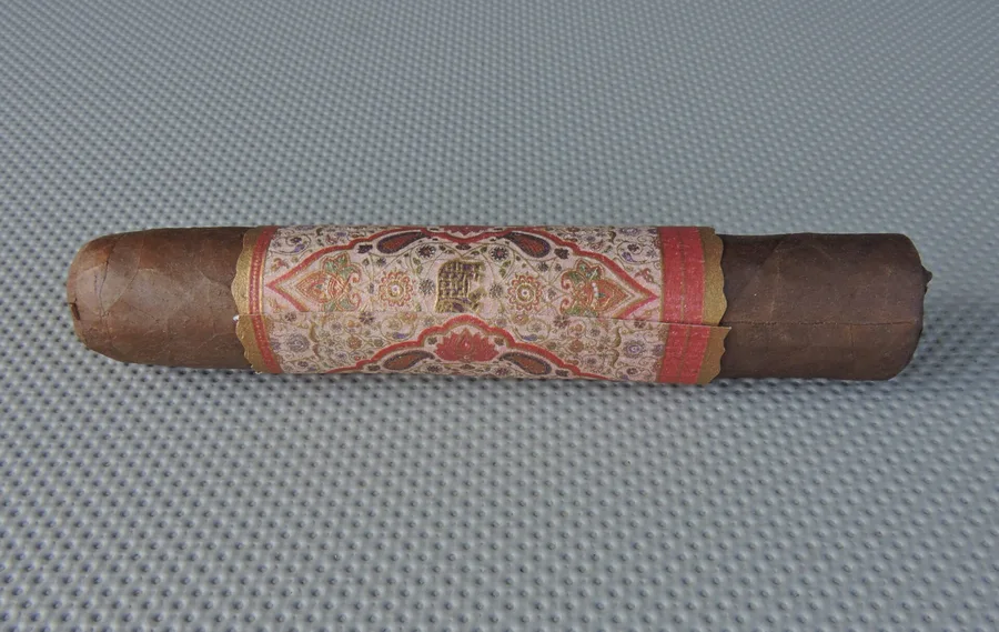 Bombay Tobak Agile Cigar Review: MBombay Corojo Oscuro