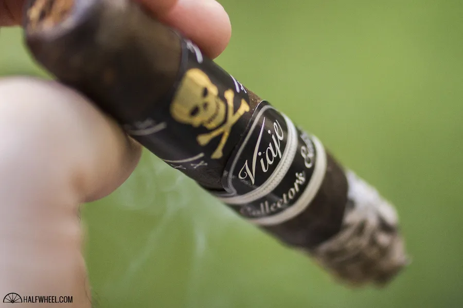 Viaje Skull and Bones Ten Ton Tess Gold Collector's Edition