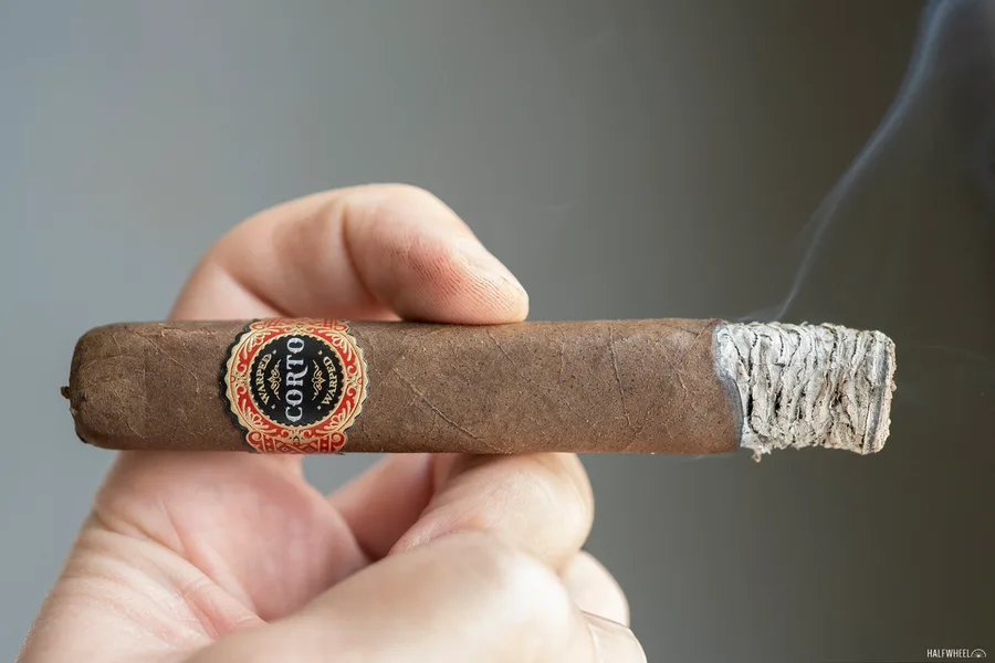 Corto Maduro X46