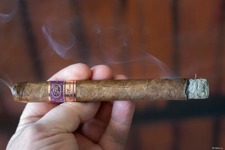 La Flor Dominicana Apollonia