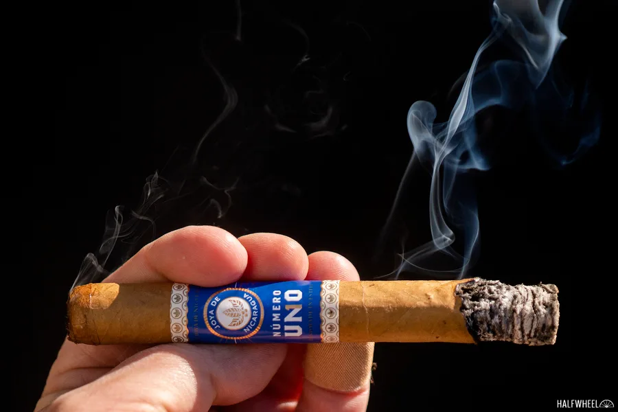 Joya de Nicaragua Número Uno L’Attaché