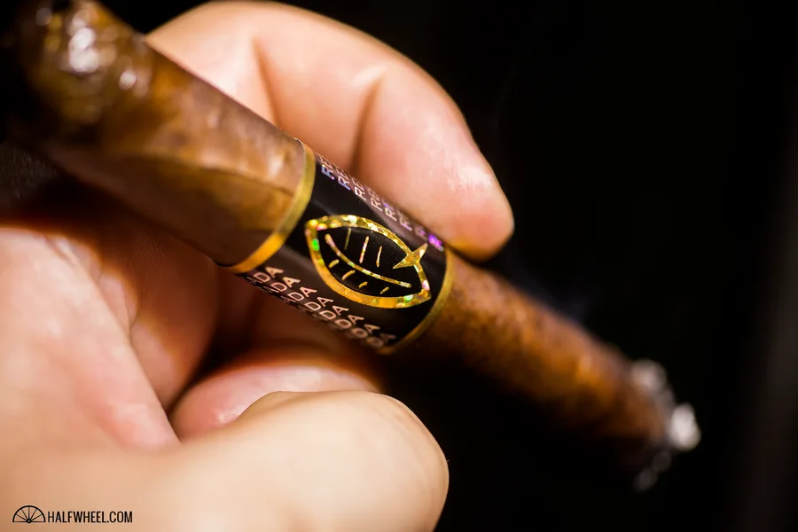 Quesada Reserva Privada Oscuro Double Corona