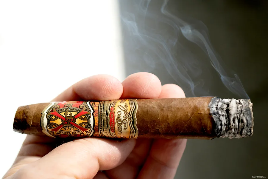 Arturo Fuente Fuente OpusX Destino al Siglo