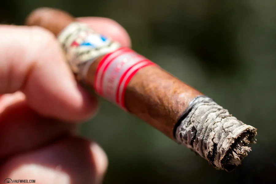 Viaje Exclusivo Nicaragua Leaded Corona Gorda Edición Limitada