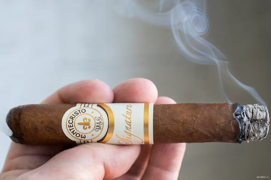 Montecristo Espada Signature Valiente