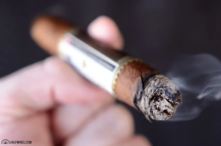Alec Bradley Fine & Rare Ta-25A (2014)