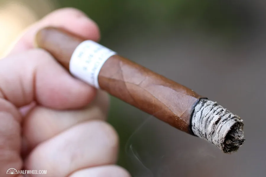 Tienda Exclusiva (Riverside Cigar Shop & Lounge) by Willy Herrera