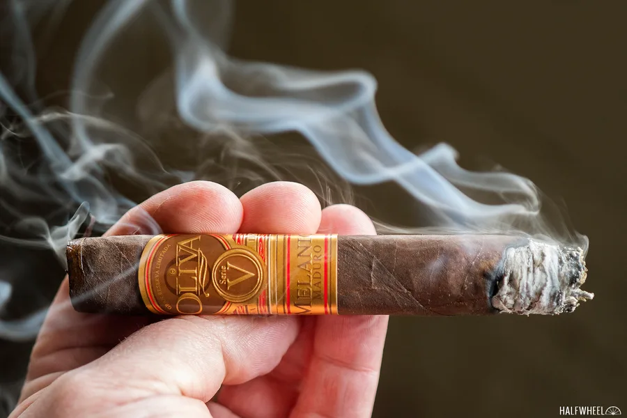 Oliva Serie V Melanio Maduro Figurado,