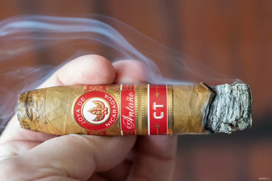 Joya de Nicaragua Antaño CT Gran Cónsul