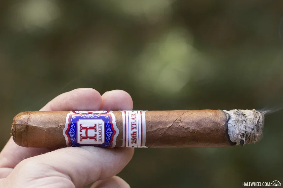 Hamlet 25th Year Robusto