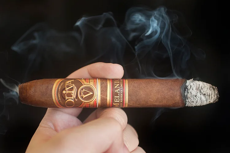 Oliva Serie V Melanio Figurado