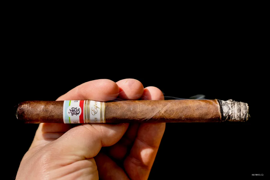 Tatuaje LLE Capa Especial