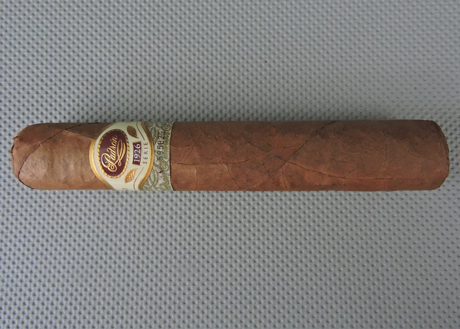 Padron 1926 Serie No. 48 Natural